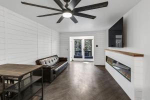Beautiful Ski-in Ski-out Condo Located On The Eagle Point Resort! condo