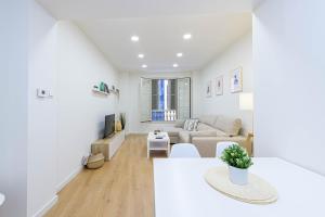 WintowinRentals Plaza del Teatro Malaga Historic Center & free parking