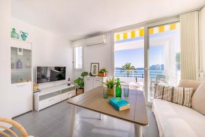 Beachfront Apartment Sivella II by Sealand Villas