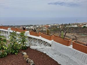 Tenerife CASA DE SANCHO PANSA apartment with terrace and garden 600m2 and ocean and Teide view