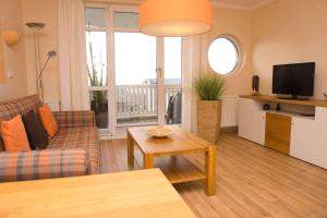 mit Meerblick und Balkon, gratis Nutzung vom AHOI Erlebnisbad und Sauna in Sellin - Meeresblick FeWo 37