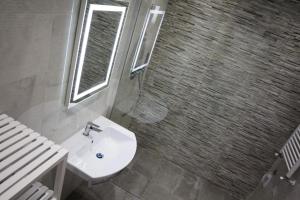 Rosas House Rome Airport