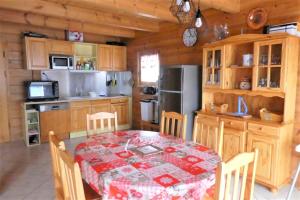 Chalets Boost Your Immo Chalet Aiguilles Reallon ChalAig2 : photos des chambres