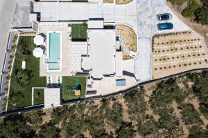 Koin Villa Sunrise, with Heated Pool & Whirlpool