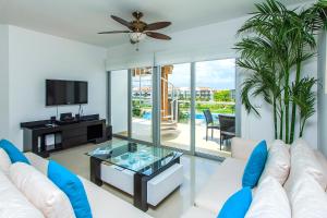 Luxury Condos at Mareazul Beachfront Complex with Resort-Style Amenities