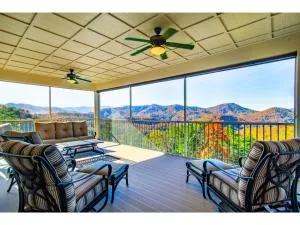 Endless Mountain Views - Hot Tub & Fireplace! - Park Settlement