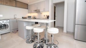 2 Kyalanga - by Stay in Umhlanga