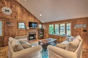 Cape Cod Cottage Deck, Grill and Kayaks, Near Beach - North Dennis