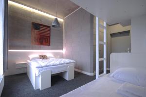 Cubby Hotel