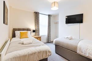 5 Bed - 4 Doubles - Smart TVs - Contractor Base