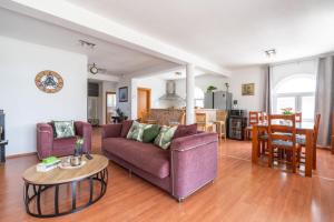 Remarkable 4-Bed House in Kastel Novi 