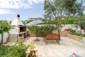 Remarkable 4-Bed House in Kastel Novi 
