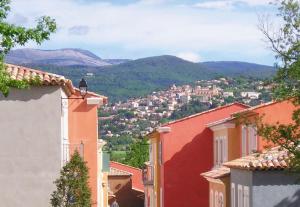 Maisons de vacances PROVENCAL HOUSE IN FAYENCE with POOL & INDOOR SPA : photos des chambres