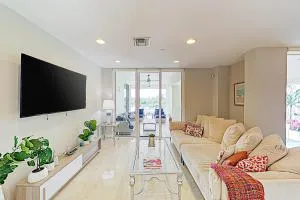 The Hemingway - Ocean Vue