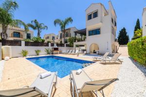 Protaras Centro Villa - 3hvězdičkové hotely ve městě Protaras