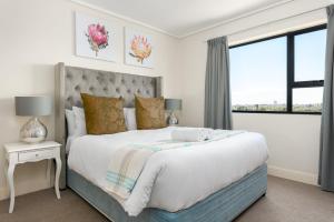 Waters Edge Apartments