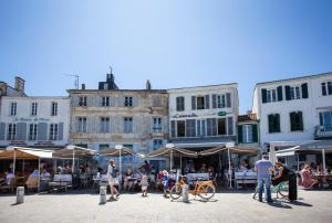 Campings Huttopia Chardons bleus Ile de Re : photos des chambres