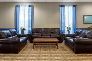 Baymont by Wyndham QueensburyLake George