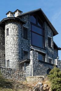 Volhon Mansions of Parnassos