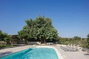 Mithonies Villa, a nature inspiring retreat, By ThinkVilla - Orthés