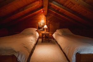 Hotels Les Chalets de la Serraz : photos des chambres