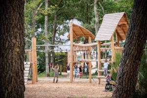 Campings Village Huttopia Lac de Rille : photos des chambres