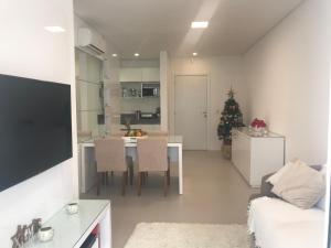 Apartamento em Ingleses a uma quadra do mar