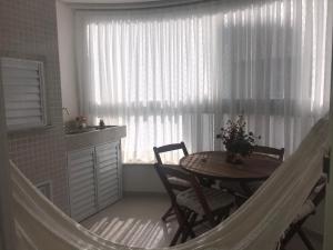 Apartamento em Ingleses a uma quadra do mar