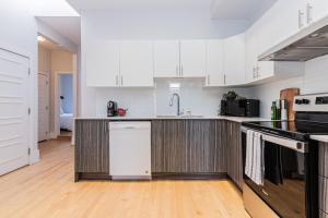 New classy 2 bedroom apartment in Le Plateau by DenStays
