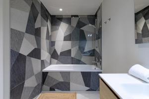 GUILLEMINS STATION FLATS