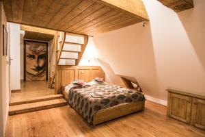 Apartment with Mezzanine room in Willa Carlton