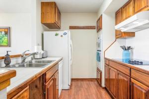 Kahaluu Bay Villas #103