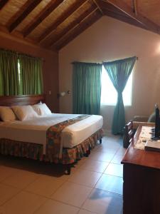 Palm Bay Guest House & Restaurant