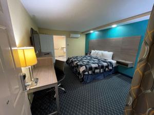 King Room  - Disability Access room in Knights Inn Odessa