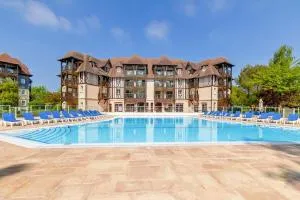 "Magnifique 2 pieces Deauville" Piscine et Jardin - 圣阿尔努