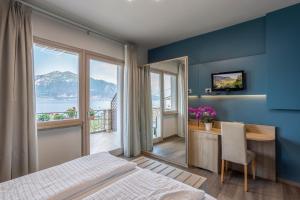 Deluxe Double Room with Balcony and Lake View room in Hotel Veronesi