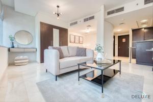 Special Rate Cozy Studio with Balcony Near Attractions by Deluxe Holiday Homes
