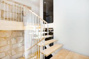 Porto Downtown Studio with Balcony