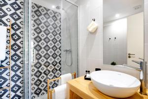 Porto Downtown Studio with Balcony