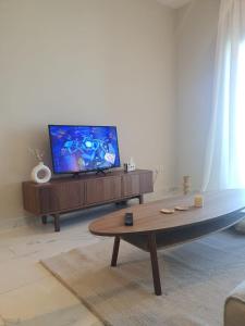 Cozy 1-bedroom apartment in Dubai South with Pool