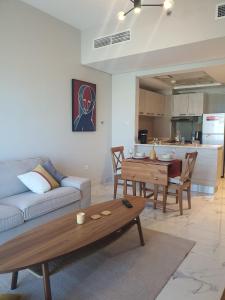 Cozy 1-bedroom apartment in Dubai South with Pool