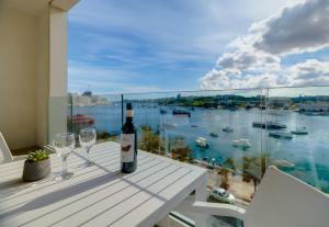 Superlative Apartment with Valletta and Harbour Views
