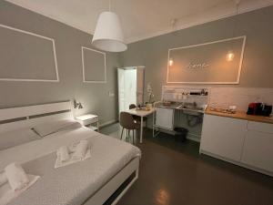 Deluxe Triple Room room in Ostro B&B