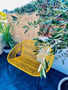 Appartements AU BORD DE L'EAU Studio climatise avec Terrasse et vue mer a 40m de la plage : photos des chambres