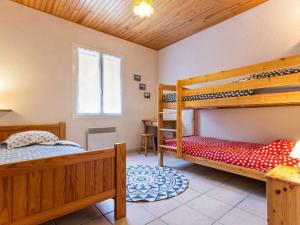 Maisons de vacances Gite Rouans, 3 pieces, 5 personnes - FR-1-306-953 : photos des chambres