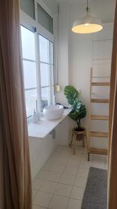 Tiny suite with private bathroom - Bairro Alto