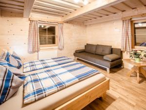 Chalet Grimmingblickhütte by Interhome