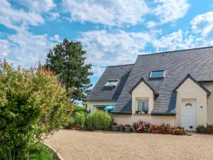 Holiday Home Ty-Rozen by Interhome