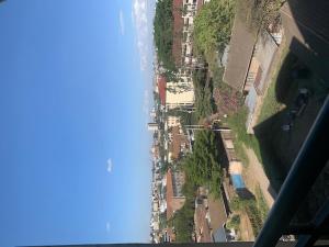 Peaceful and Lovely 1 bedroom with a city view.