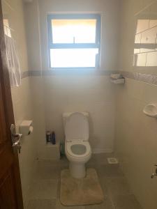 Peaceful and Lovely 1 bedroom with a city view.